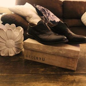 BedStu women’s chestnut brown leather oxfords size 8